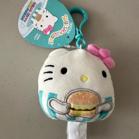 Nwt 3"  Hello Kitty Holding Hamburger Clip On Squishmallows - Picture 2 of 4